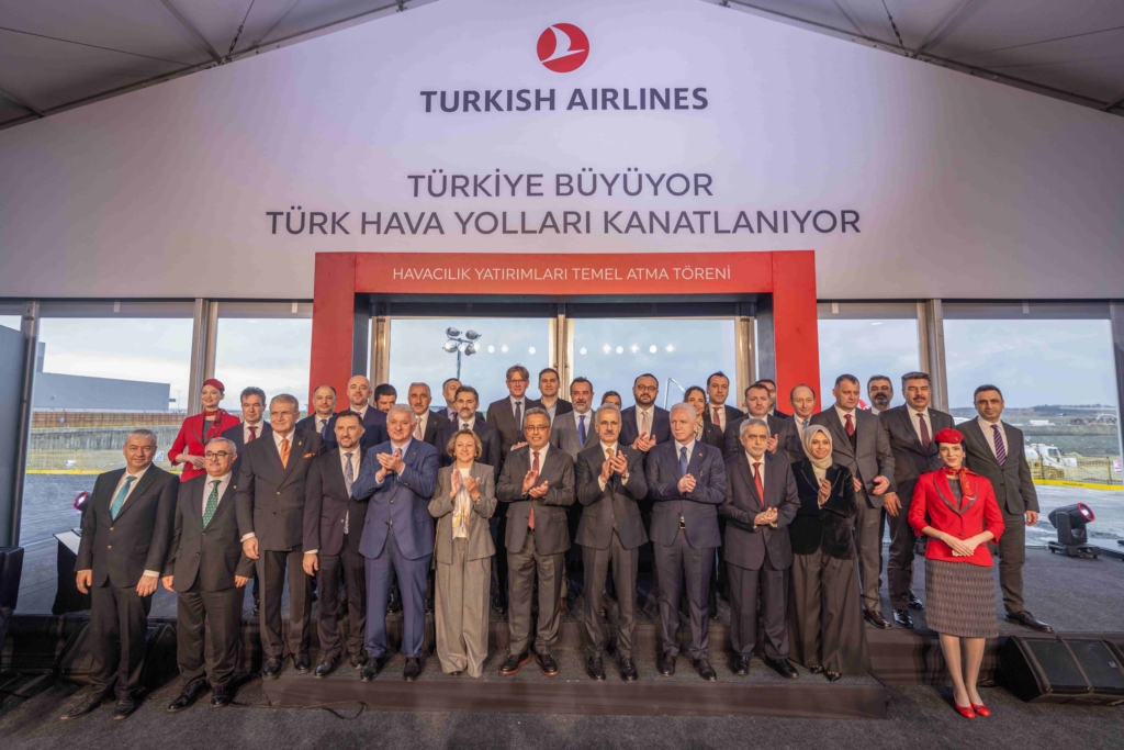 Senior executives of Turkish Airlines and its subsidiaries, and leading figures in Turkish aviation gather for the investment announcement.