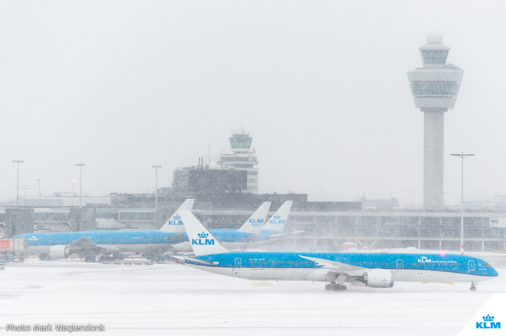 KLM amsterdam snow