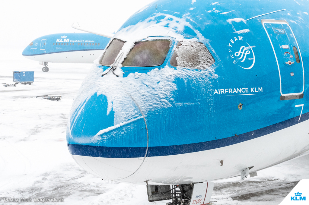 KLM in the snow at Amsterdam Schiphol