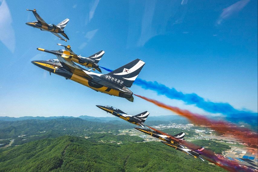 ROKAF Black Eagles T-50 aerobatic team for middle east airshow