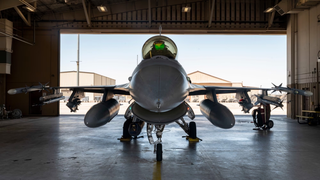 US Air Force reitred F-16 for basic training at fake airbases