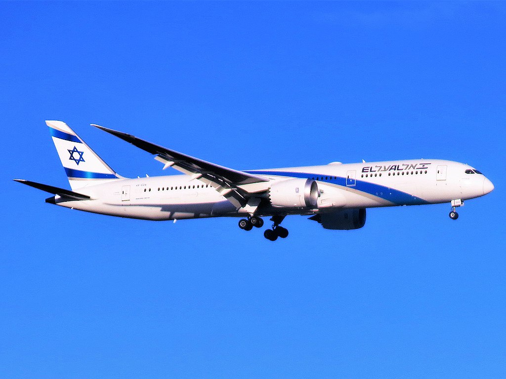 An El Al 787. Photo: Adam Moreira (AEMoreira042281), CC BY-SA 4.0 , via Wikimedia Commons