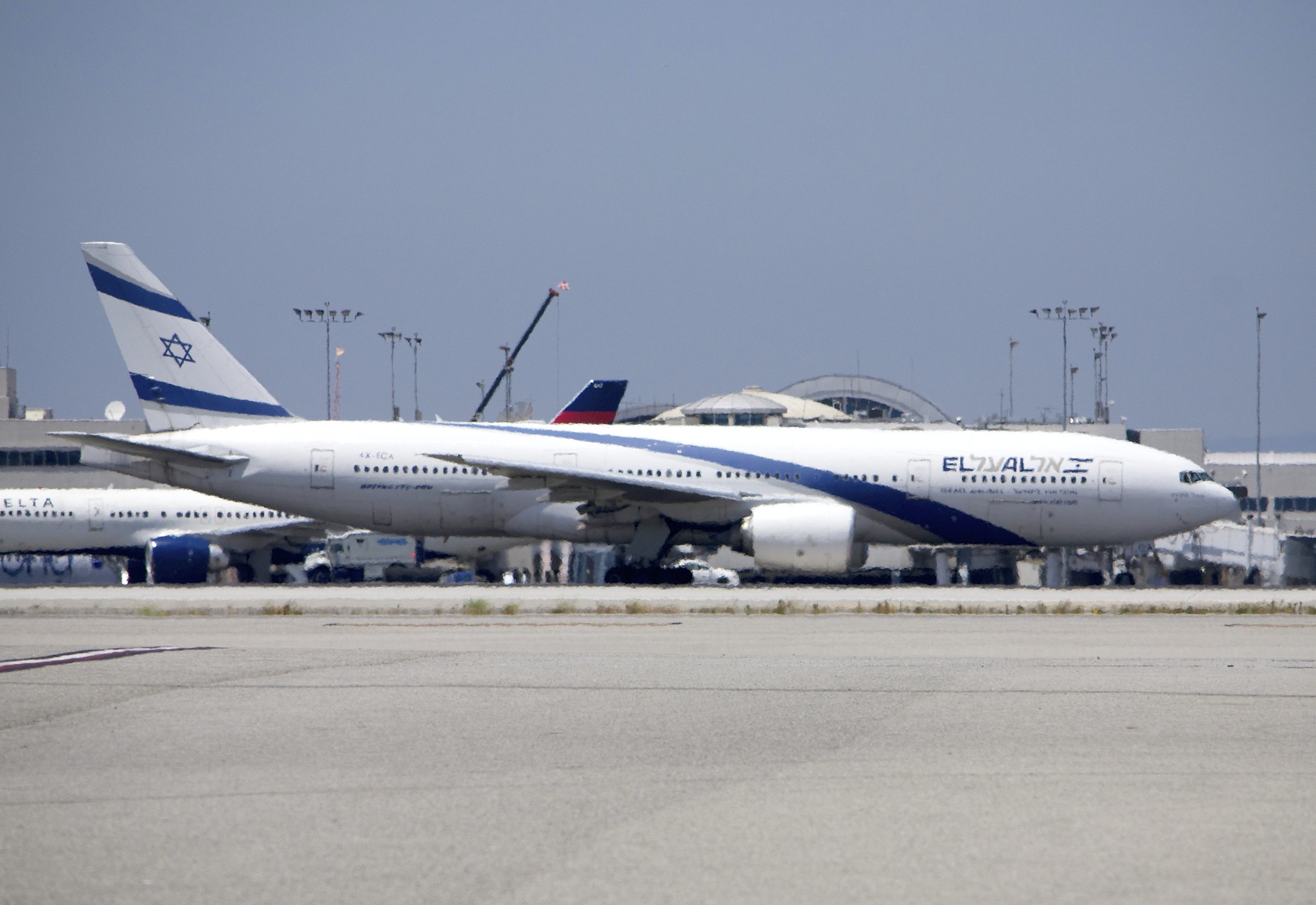 El-Al Boeing 777 -200 taxiing.