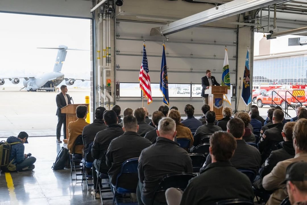 Nuclear reactor airlifted by C-17 Globemaster