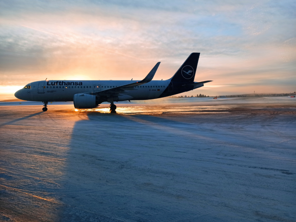 Lufthansa A320 in snow