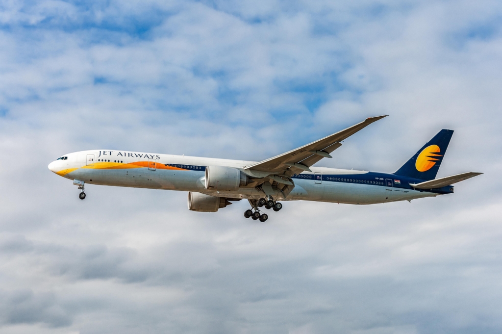 VT-JES Jet Airways Boeing 777 Landing in London Heathrow International Airport. England.