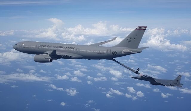 Airbus A330 MRTT automatic refuelling (1)