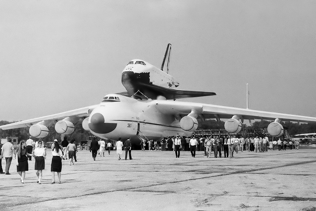 Antonov An-225 with Soviet space shuttle