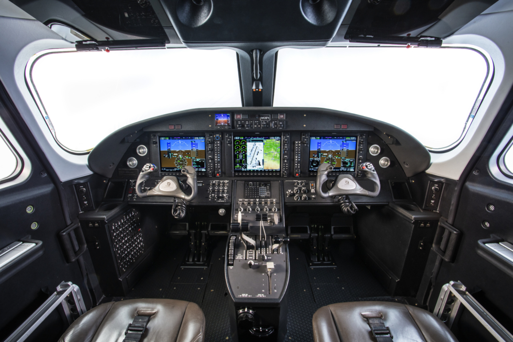 The flight deck of the Cessna 408 SkyCourier is built around the Garmin G1000 NXi integrated avionics suite. Image: Textron Aviation 