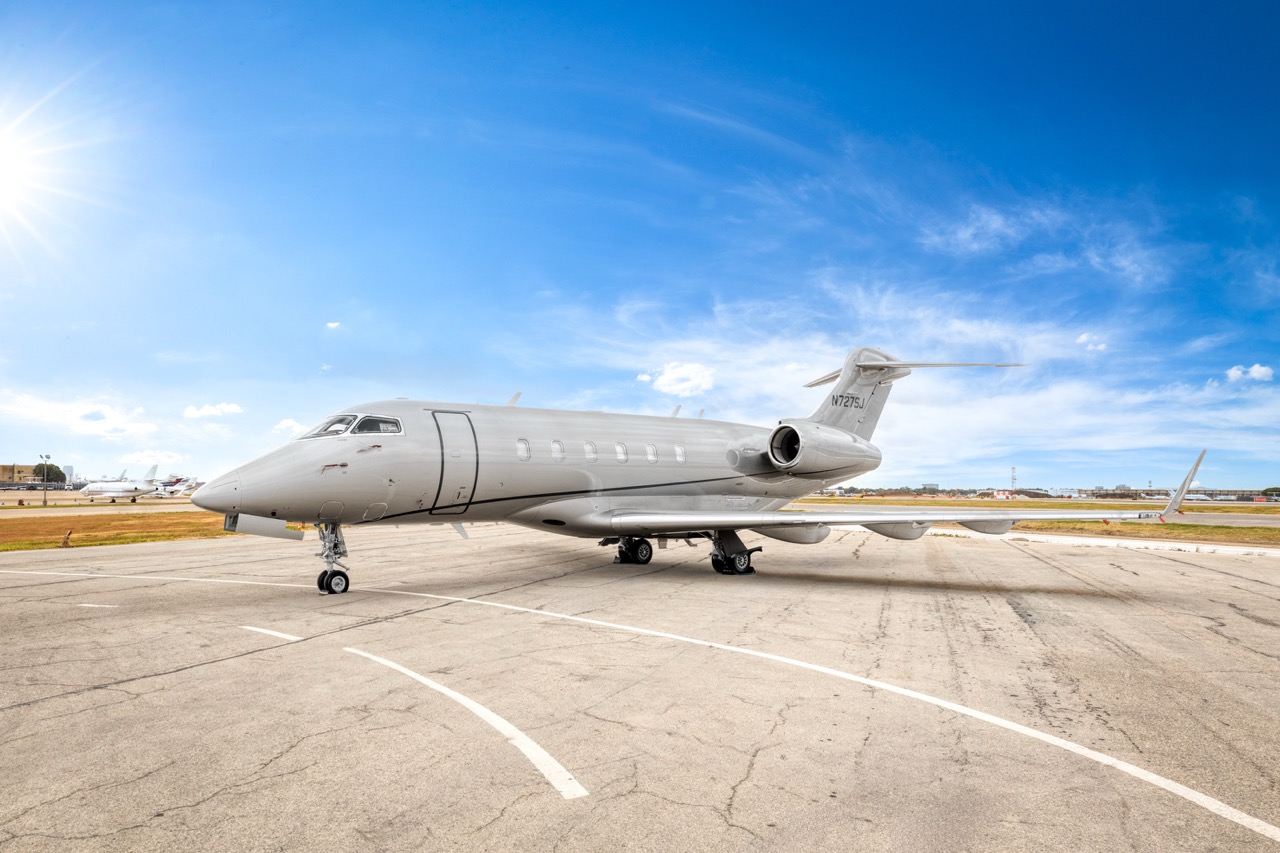 Bombardier Challenger 300