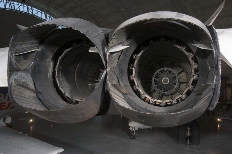 How were Concorde’s engines adapted for supersonic flight?
