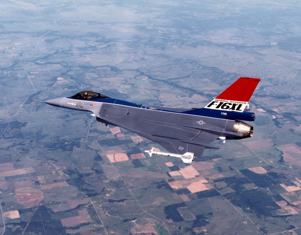 General Dynamics F-16XL in flight