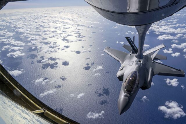 KC-135 refueling an F-35