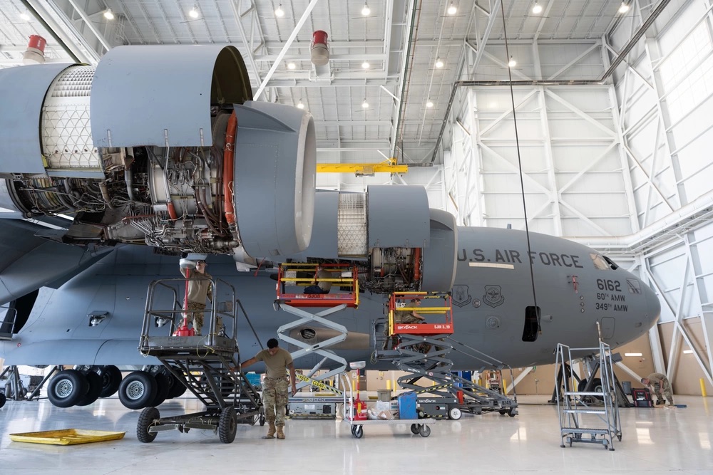 USAF aircraft maintenance
