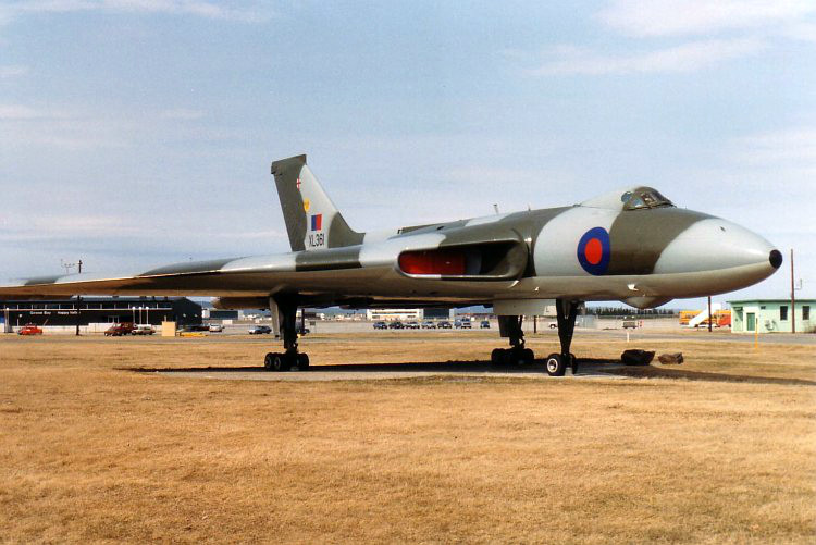 Avro Vulcan B2 (serial XL361) on display at CFB Goose Bay in Canada in 1988. Image: Wikimedia Commons/Ahunt