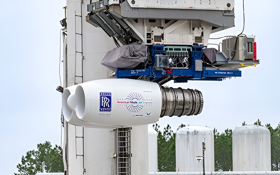 Rolls-Royce tests F130 engine for B-52J