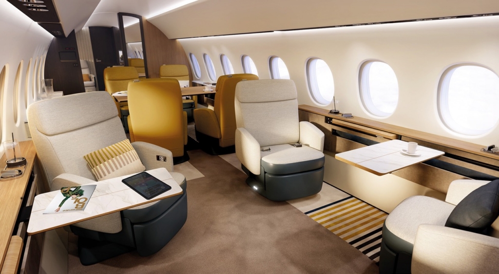 Dassault Falcon 10X living area