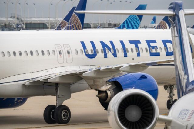 United Airlines aircraft at Chicago O'Hare airport