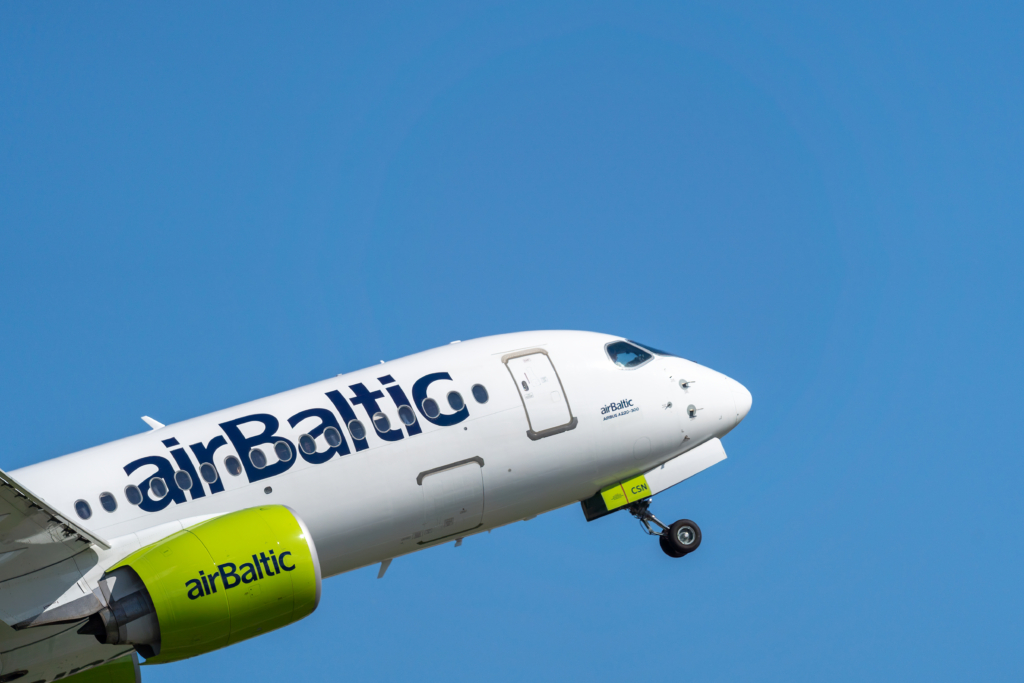 airBaltic Airbus A220-300