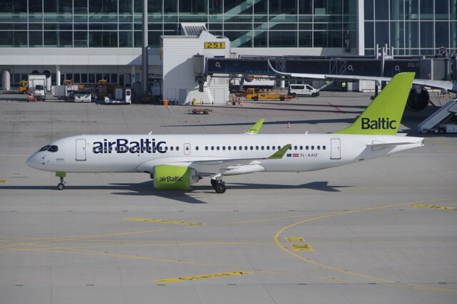 airBaltic A220-300