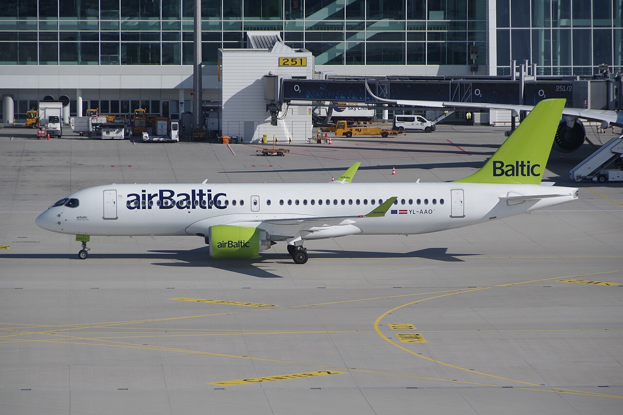 airBaltic A220-300