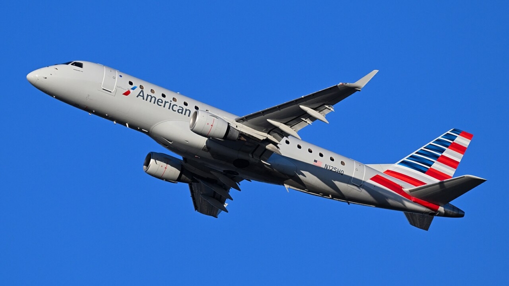 Envoy Air Embraer 170