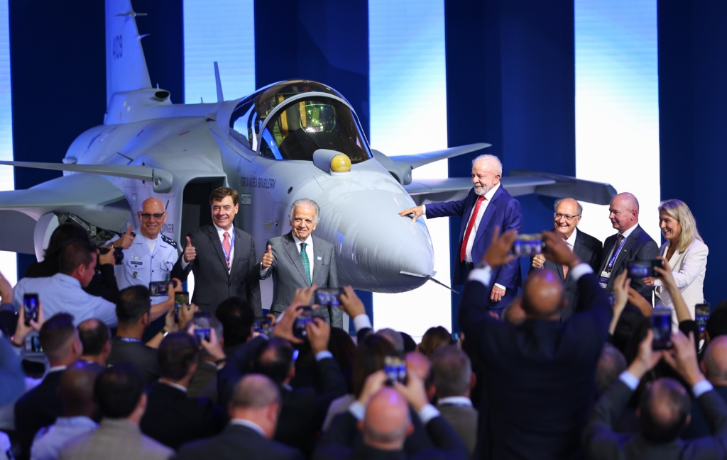 Embraer, Saab and the Brazilian Air Force unveiled the first Gripen E Fighter produced in Brazil-3