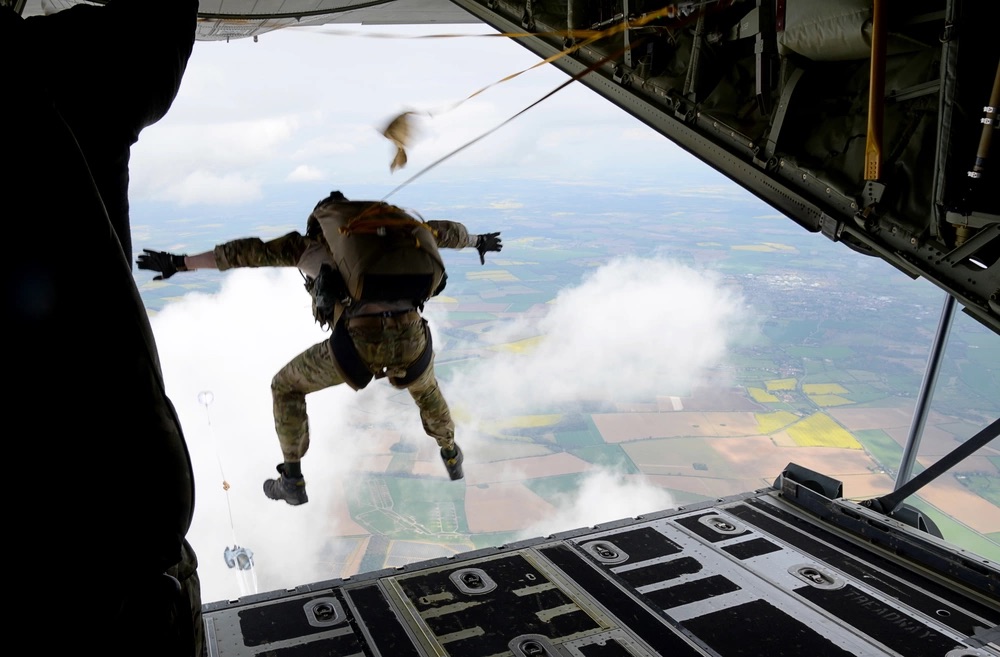 Parachute jump from an aircraft