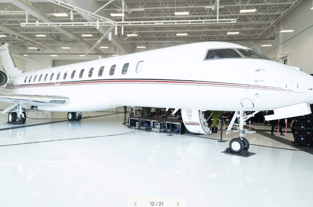 NetJets Bombardier Global 8000