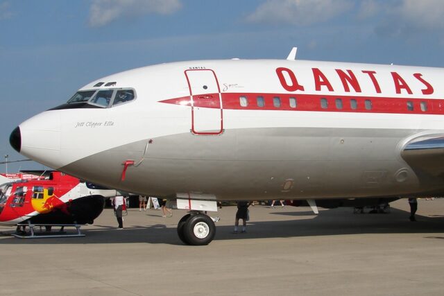 Qantas John Travolta Boeing 707