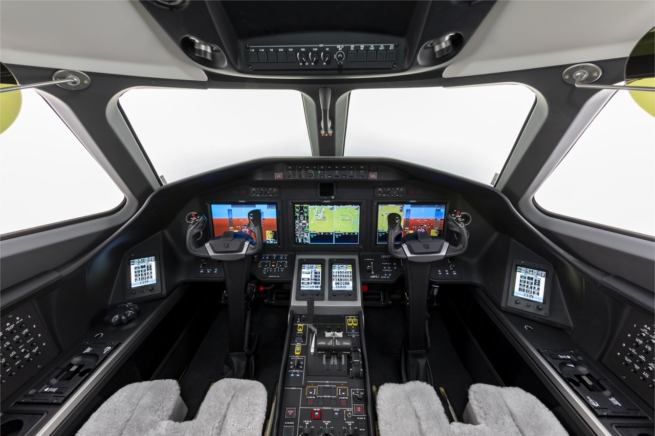 Cessna Citation Latitude cockpit