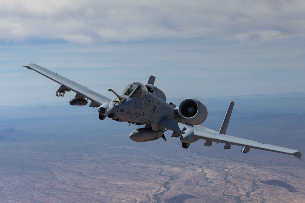 A-10 Warthog gets aerial refuelling via probe-and-drogue
