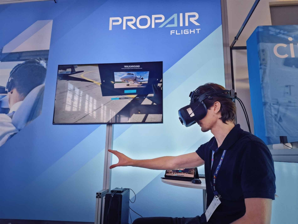 AXIS flight simulation