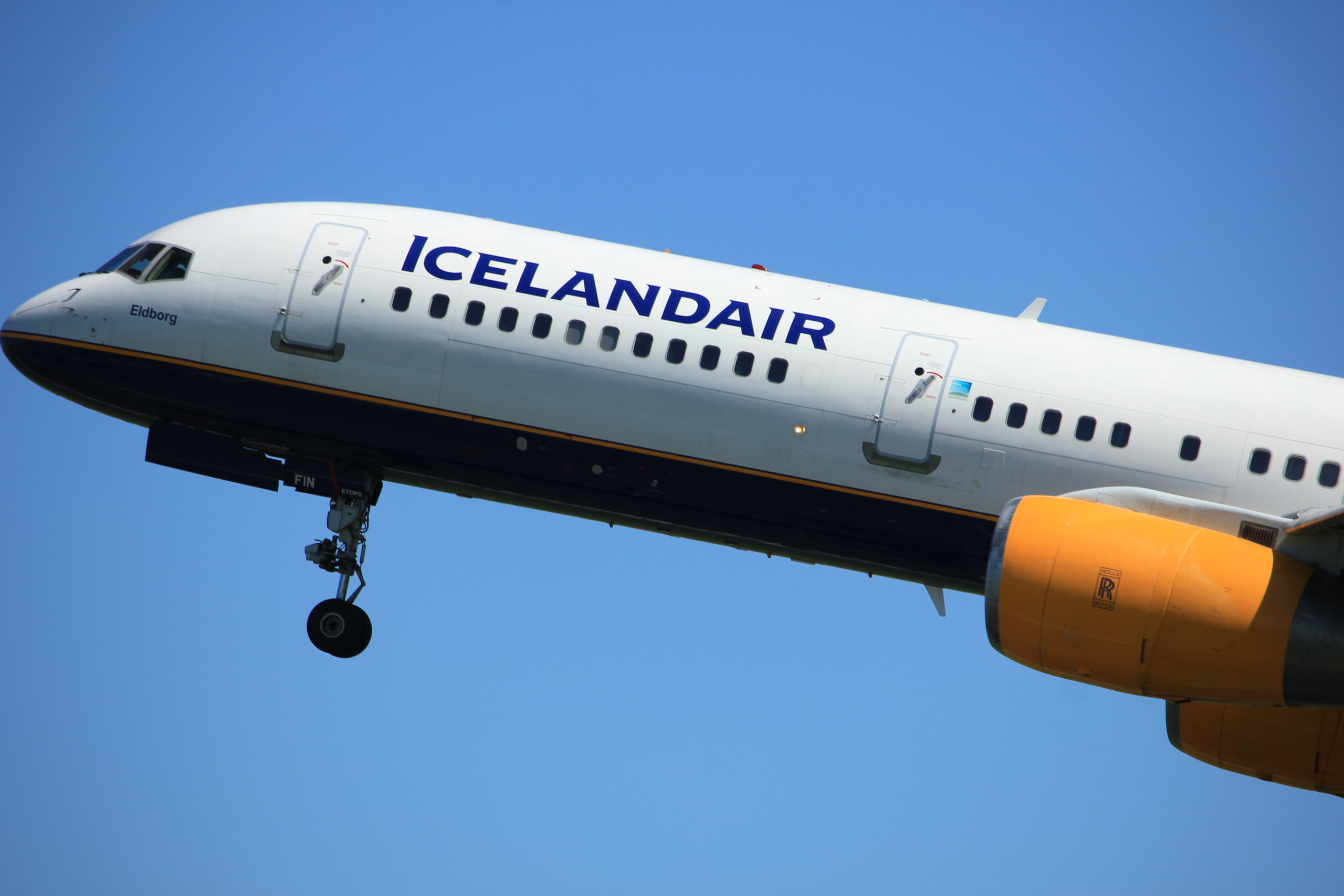 Icelandair Boeing 757-200