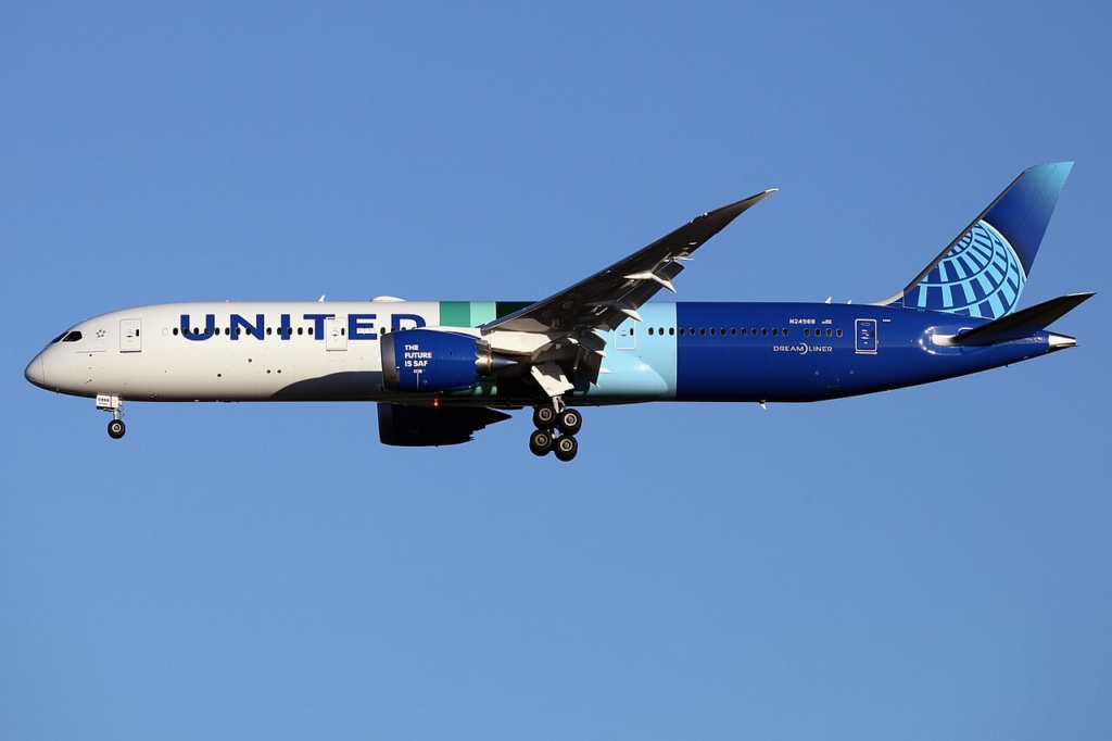United Boeing 787-9