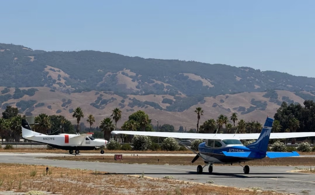 Reliable’s Cessna 208B, N927FE, and the Cessna 182 intruder aircraft at the San Martin Airport in Santa Clara County, CA