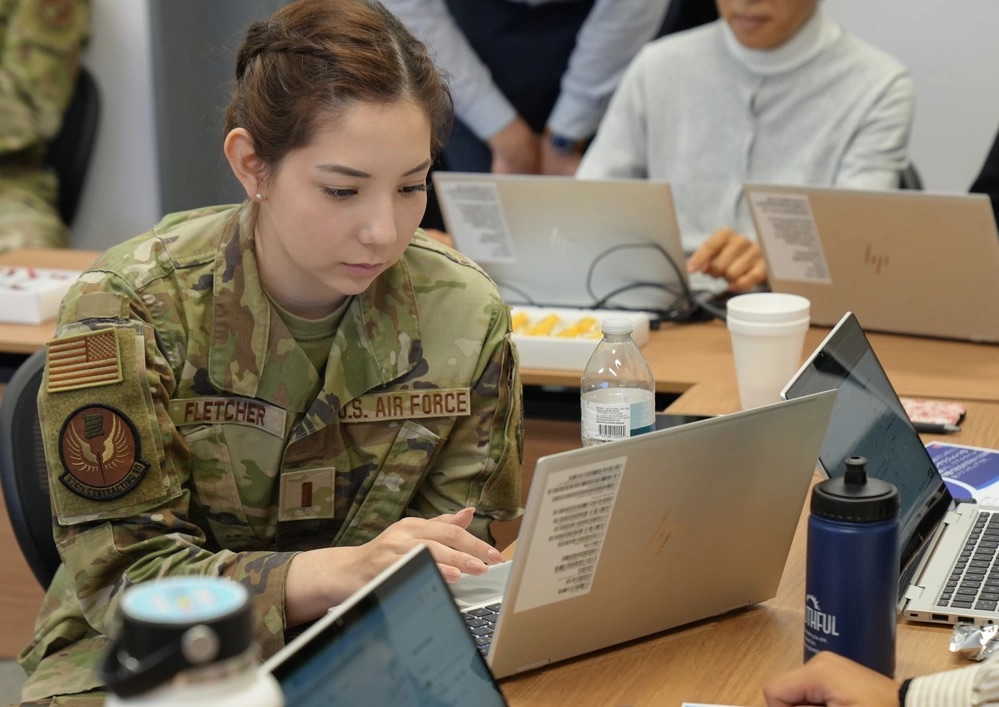 USAF trainee using AI