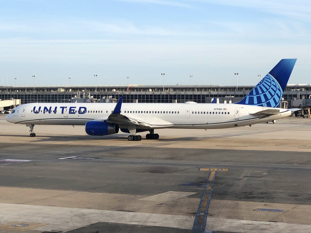 United 757-300