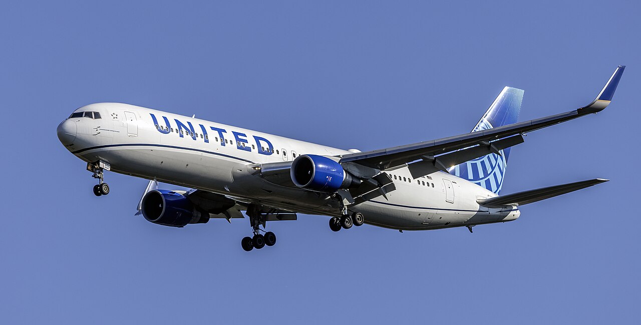 United Boeimg 767-300