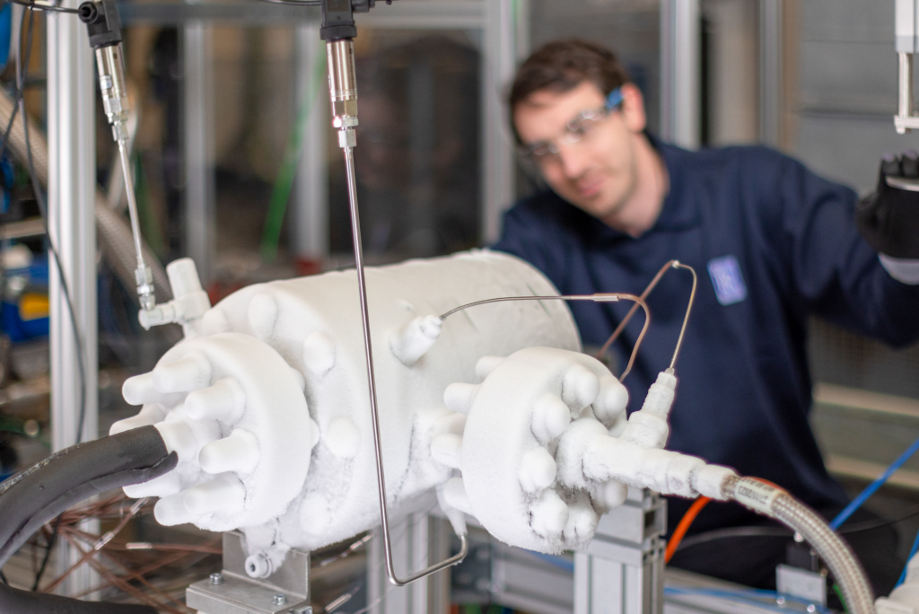 Rolls-Royce hydrogen storage cryogenic testing