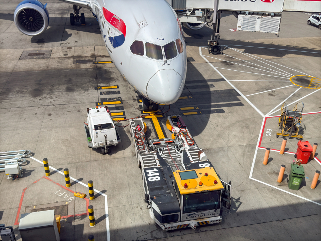 British Airways 787 tow