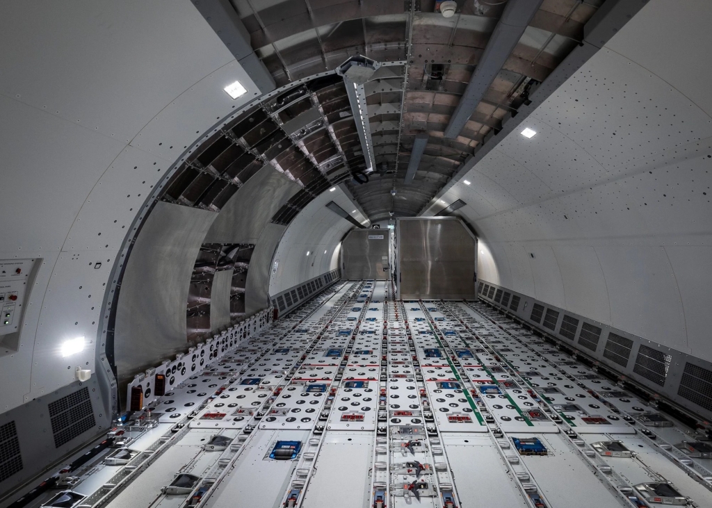 Airbus A350F main deck cargo door testing