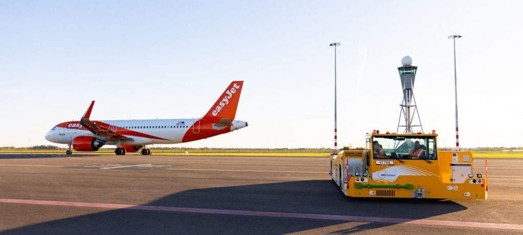Amsterdam Schiphol partners with easyJet, Airbus and Menzies on electric TaxiBot project