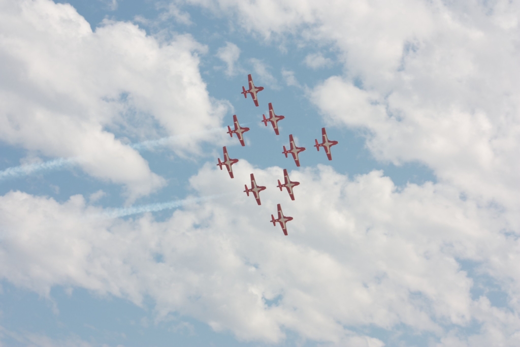 Canadair CT-114 Tutor Snowbirds in flight formation
