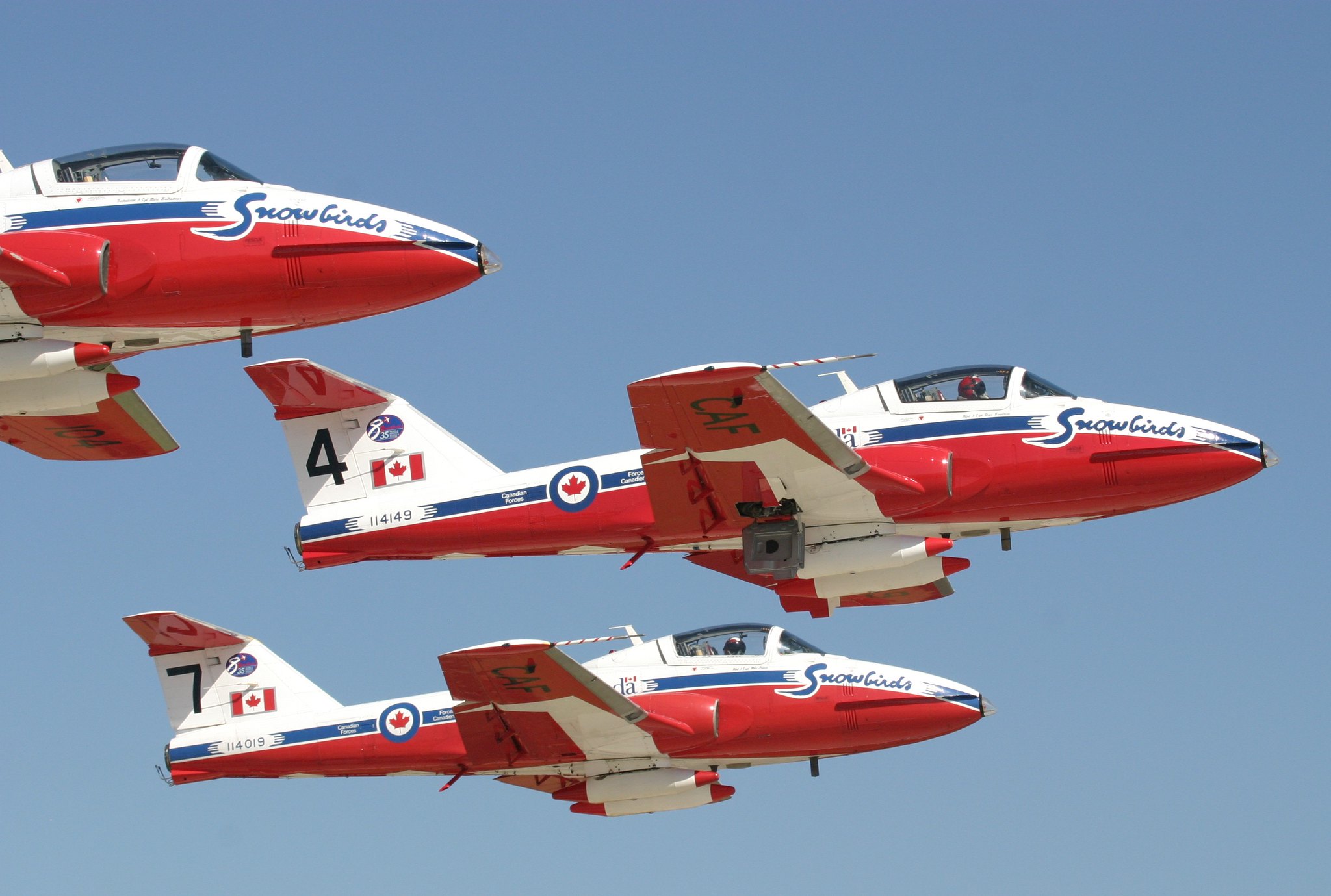 Canadair CT-114 Tutor Snowbirds in flight
