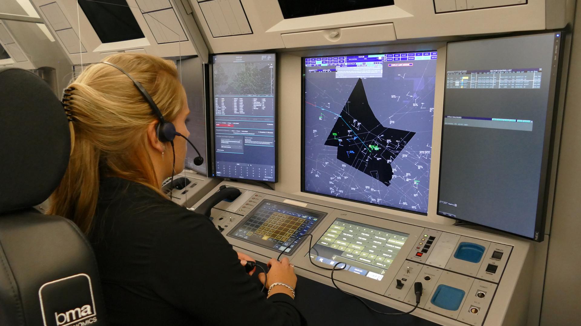 EUROCONTROL air traffic controller