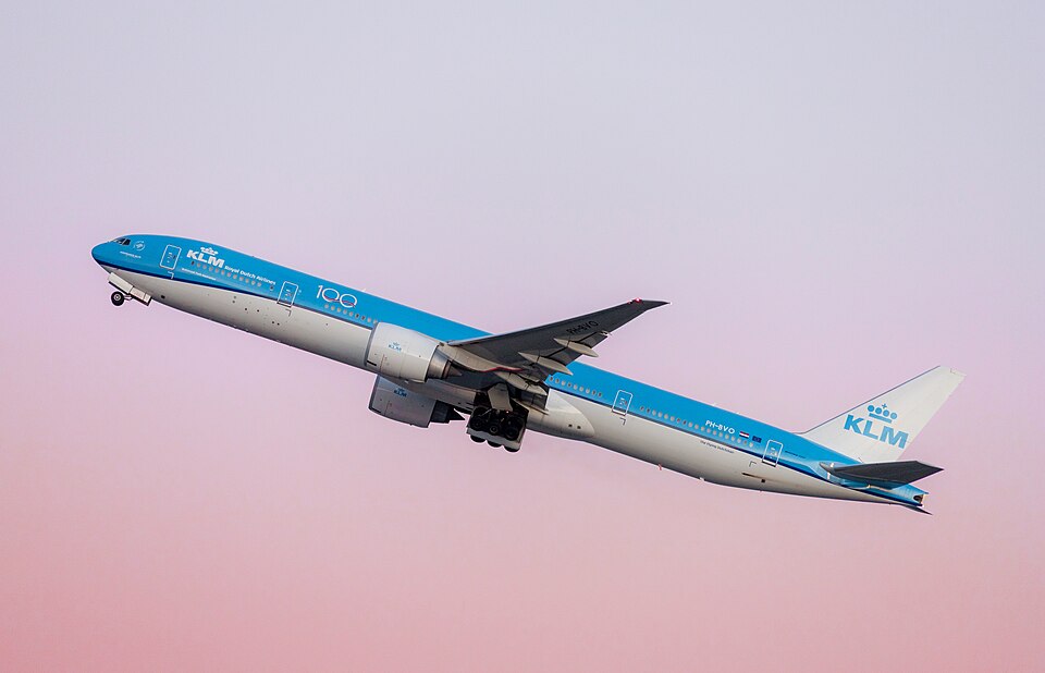 KLM Boeing 777-300ER hantavirus