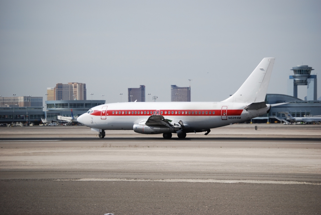 N5294M_B737-200_Janet