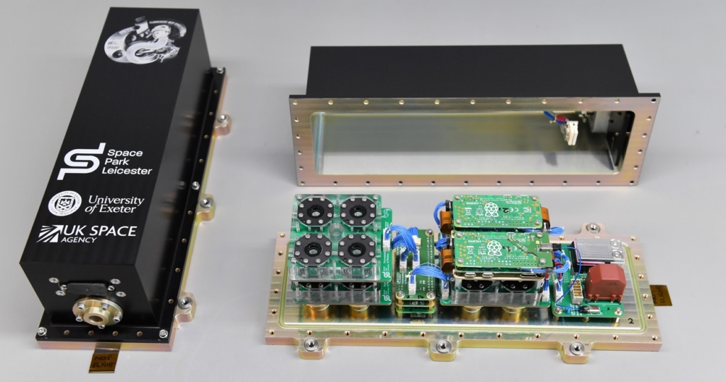 Petri pod for space worms on the ISS