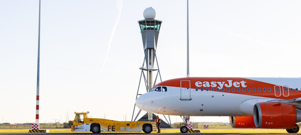 Amsterdam Schiphol partners with easyJet, Airbus and Menzies on electric TaxiBot project
